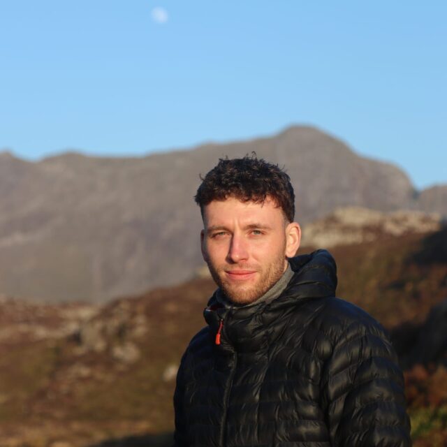 Elis Jones walking